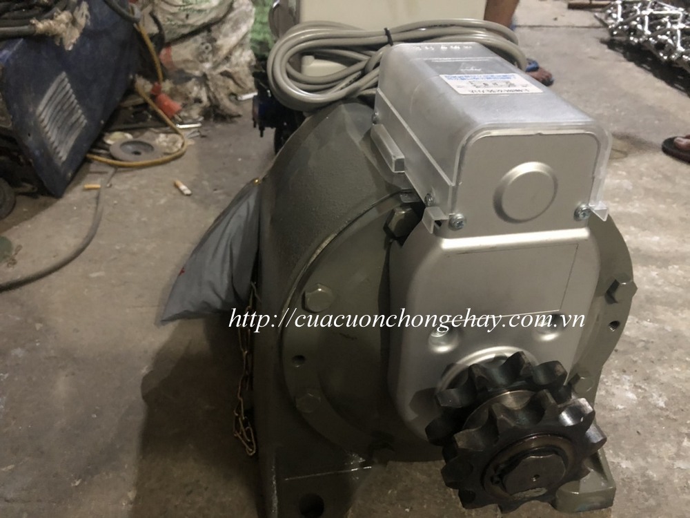 mô tơ cửa cuốn chống cháy rộng 12m, 2000kg