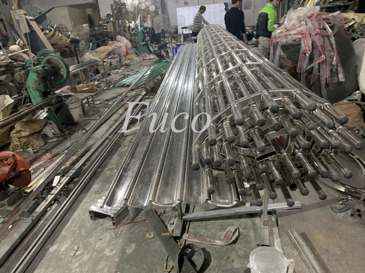 Cửa cuốn song ngang hộp 20x20, INOX 201 và INOX 304