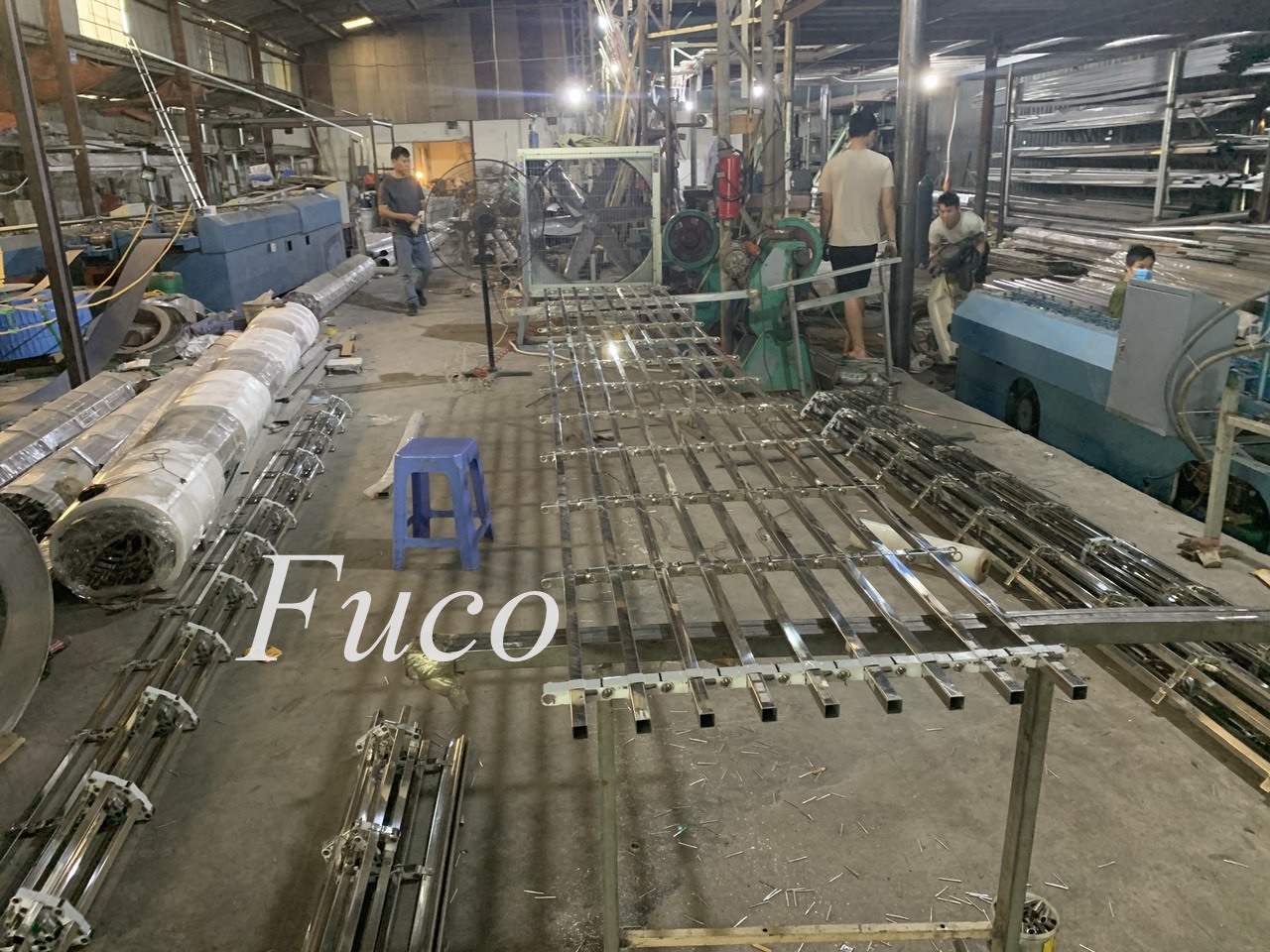 Cửa cuốn song ngang hộp 20x20, INOX 201 và INOX 304