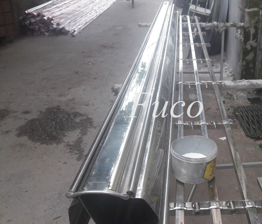 Cửa cuốn song ngang hộp 20x20, INOX 201 và INOX 304