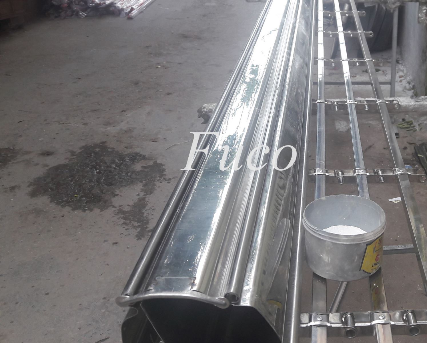 Cửa cuốn song ngang hộp 20x20, INOX 201 và INOX 304