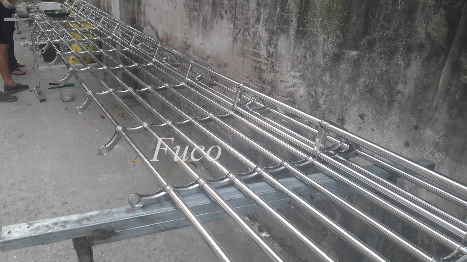 Cửa cuốn song ngang ống tròn 19 và phi 21, INOX 201 và INOX 304