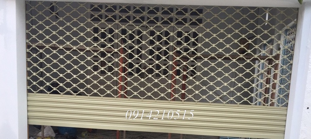 Cửa cuốn mắt võng sơn tĩnh điện và INOX 304