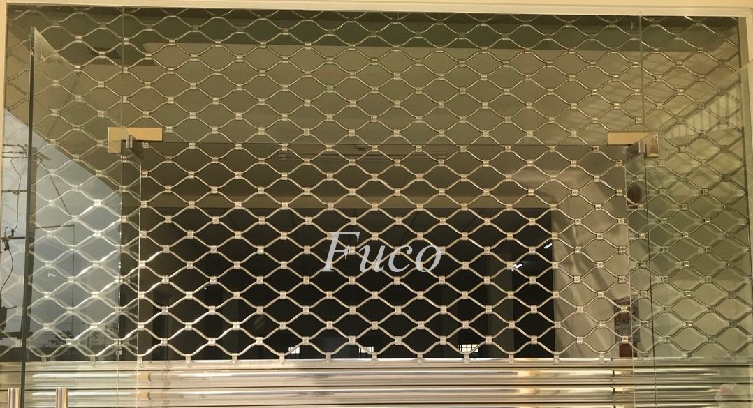 Cửa cuốn mắt võng sơn tĩnh điện và INOX 304