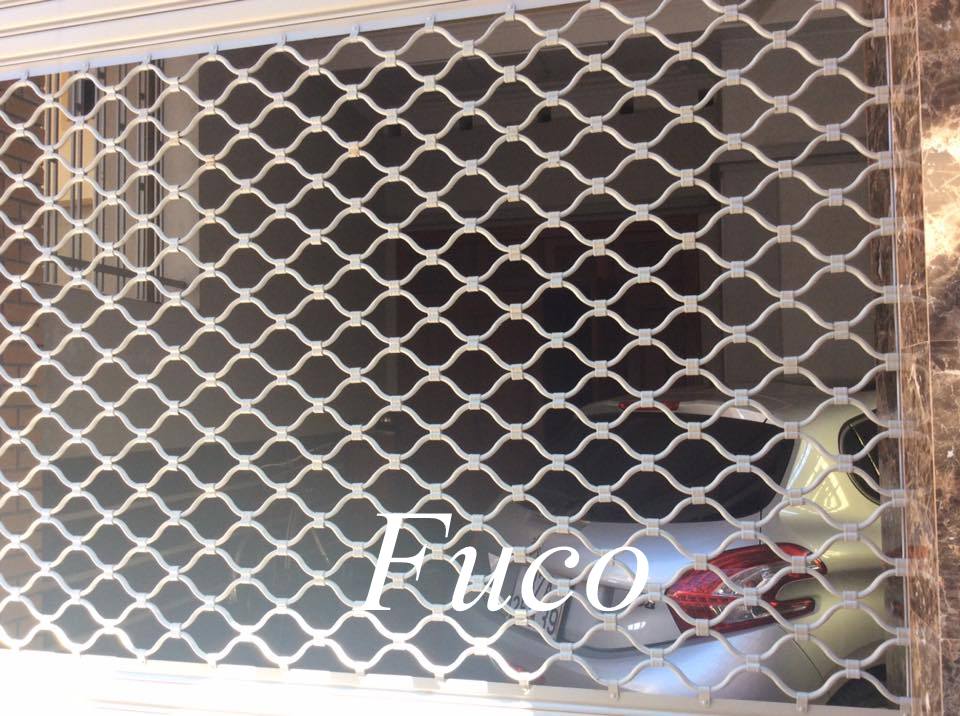 Cửa cuốn mắt võng sơn tĩnh điện và INOX 304