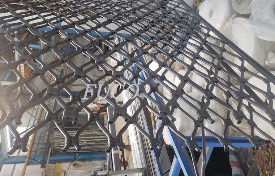 Cửa cuốn mắt võng sơn tĩnh điện và INOX 304