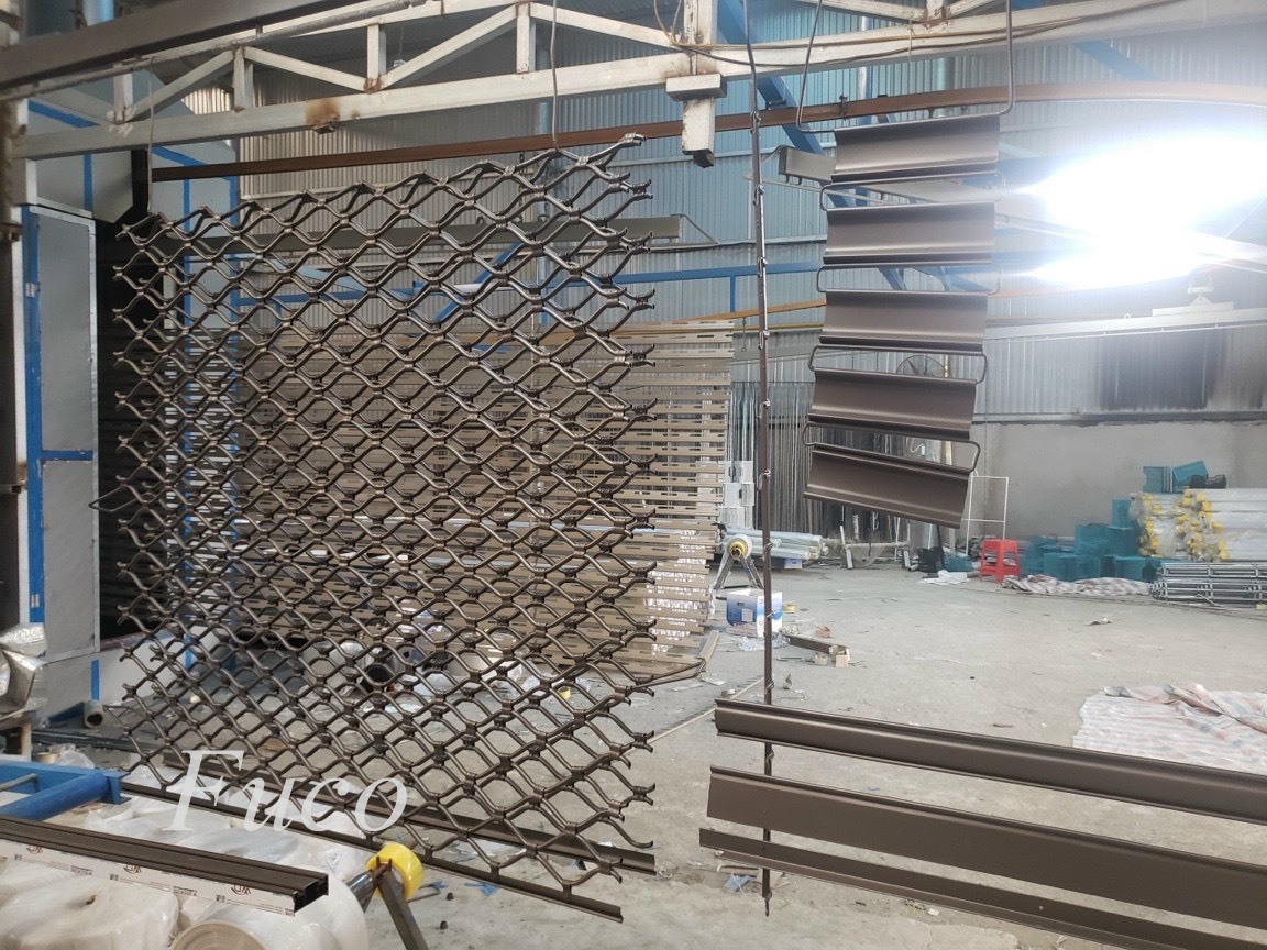 Cửa cuốn mắt võng sơn tĩnh điện và INOX 304