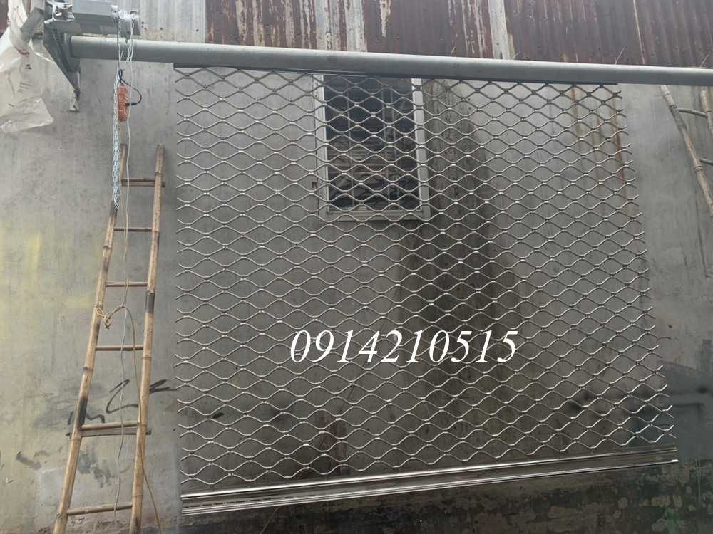 Cửa cuốn mắc võng inox 304, cửa cuốn lưới mắt võng