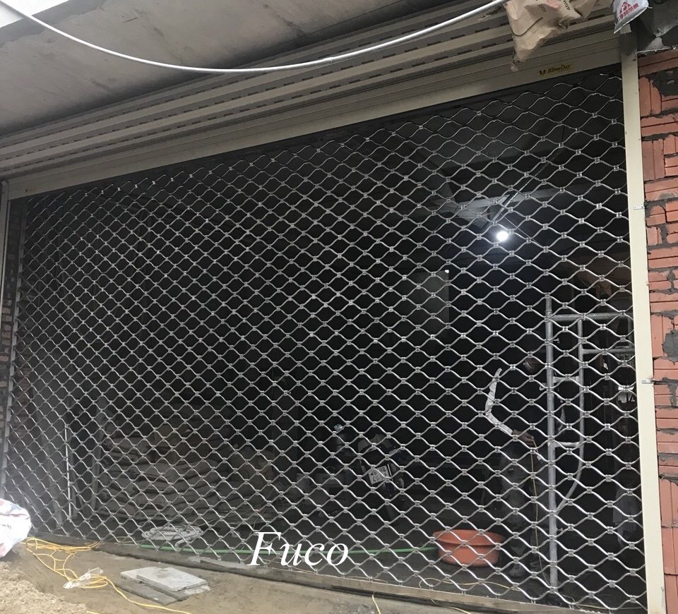 Cửa cuốn mắt võng INOX tại Hải Phòng