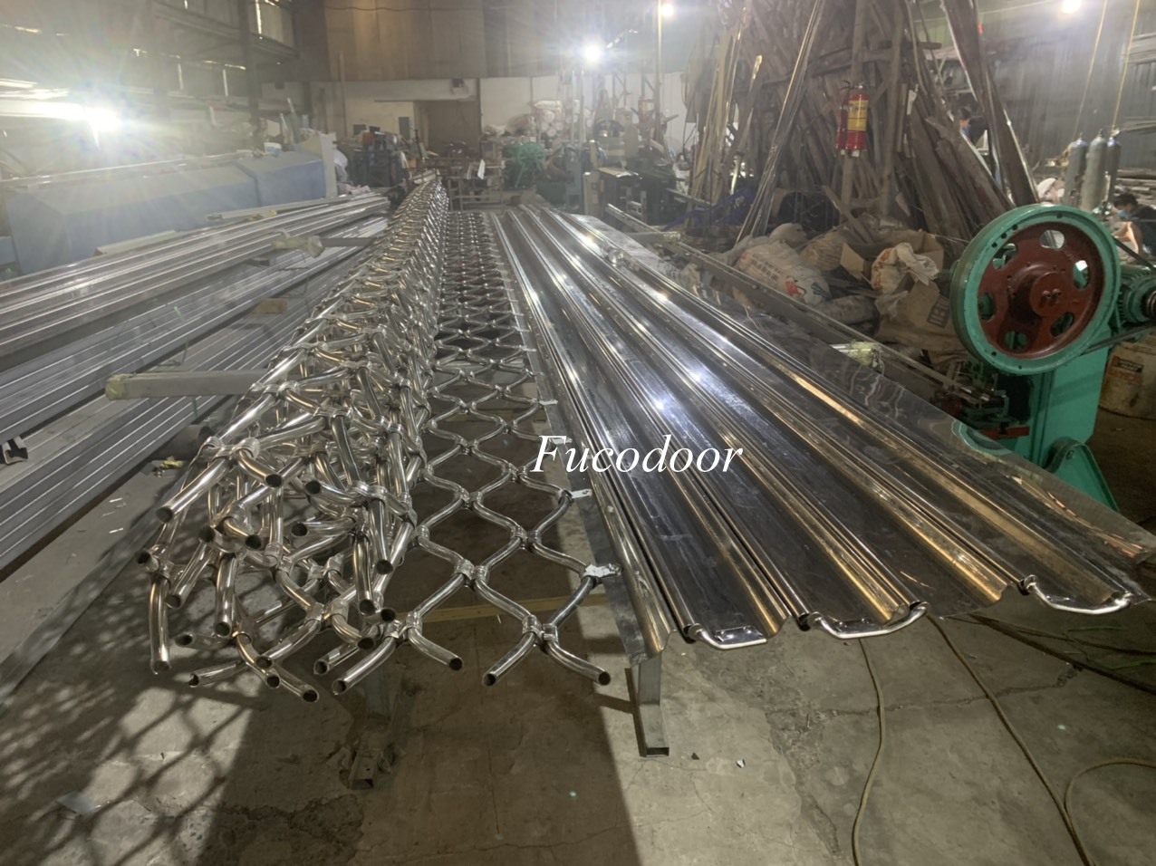 Cửa cuốn lưới mắc võng inox