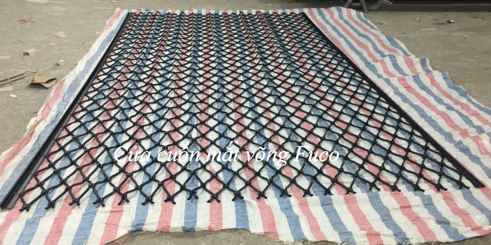 Cửa cuốn Mắt lưới sơn tĩnh điện