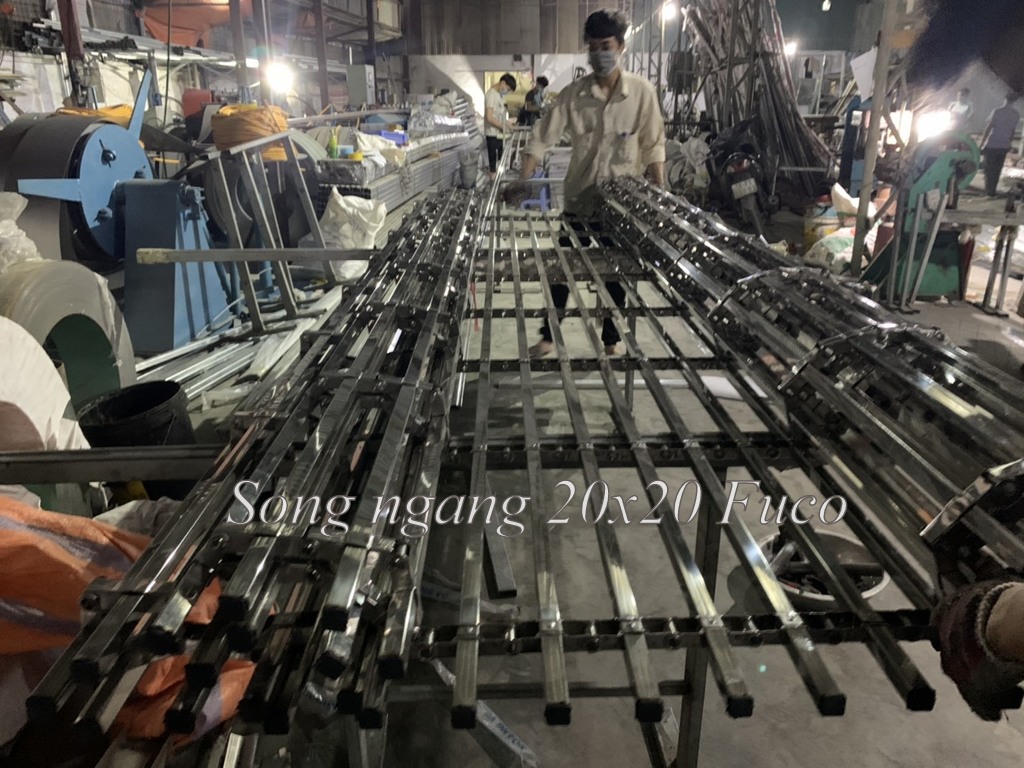Cửa cuốn Song ngang Inox