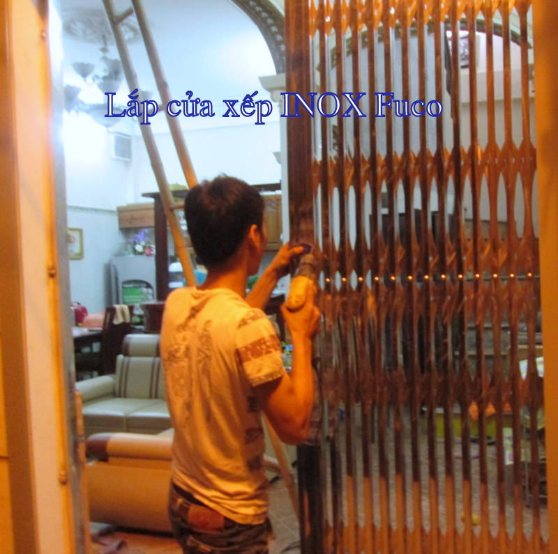 Cửa xếp INOX chống trộm, cửa xếp inox Fuco hộp 20x20