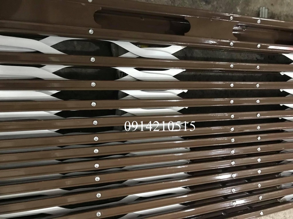 Cửa xếp U đúc sơn tĩnh điện 